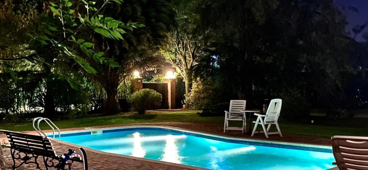 Ruda Lodge Exclusive Bed & Breakfast เฮเนรัล โรดริเกซ ภายนอก รูปภาพ