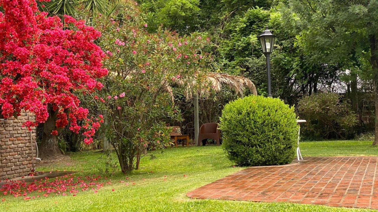 Ruda Lodge Exclusive Bed & Breakfast เฮเนรัล โรดริเกซ ภายนอก รูปภาพ