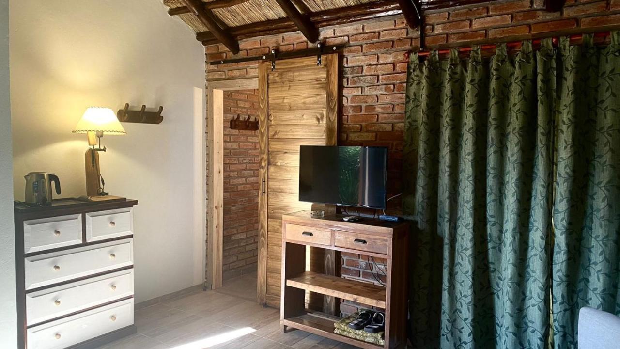 Ruda Lodge Exclusive Bed & Breakfast เฮเนรัล โรดริเกซ ภายนอก รูปภาพ